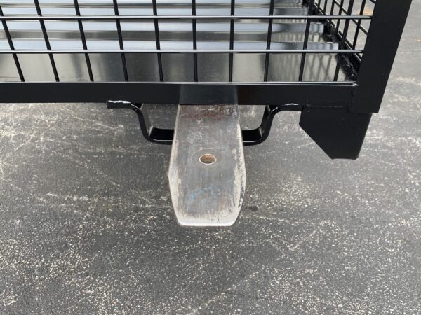 Rigid-Wire-Container-with-Fork-Stirrup-Left-scaled